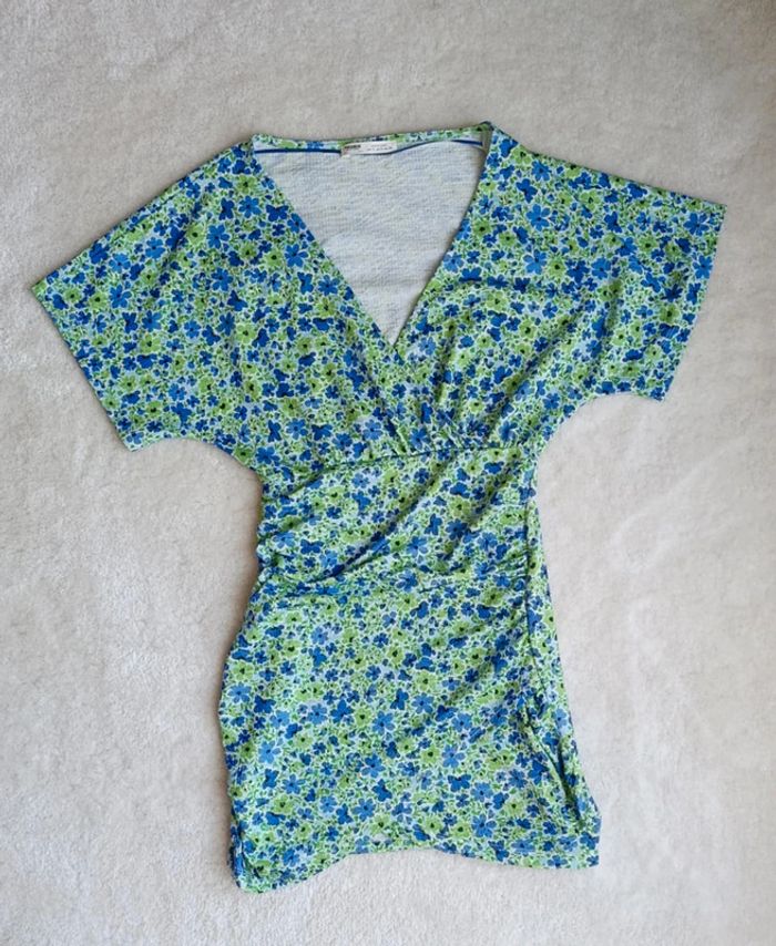 Petite robe d'été Pull & Bear vert bleu fleurs courte S stretch - photo numéro 5