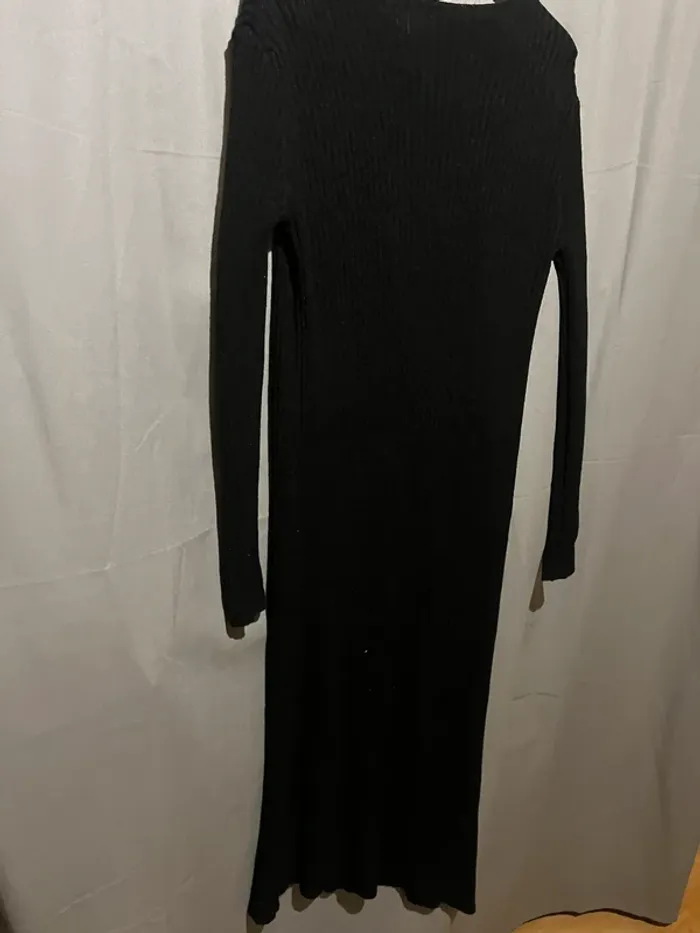 Long gilet ou robe noir - photo numéro 3