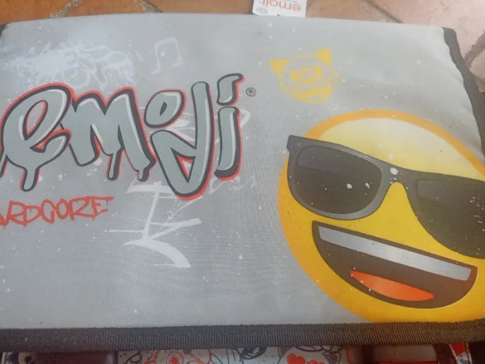 Cartable smiley emoji - photo numéro 3