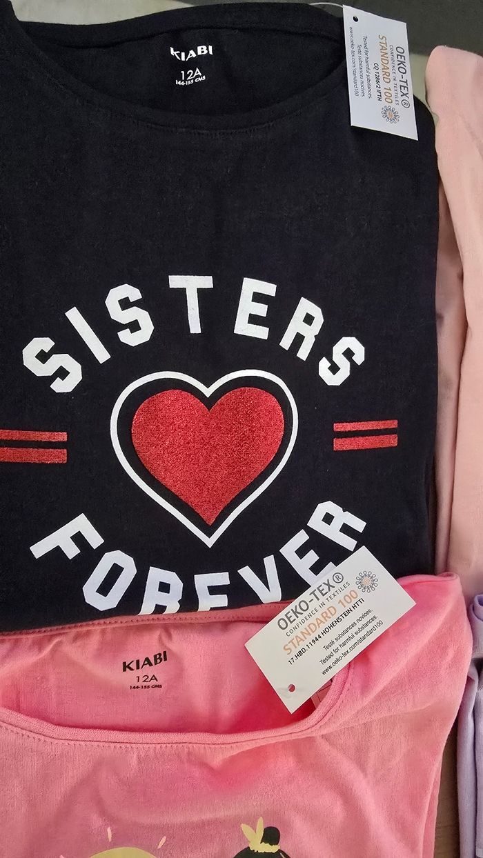 (Neufs non portés) 🏷🥰🤩🩷 lot Tee-shirts MC 12 ans fille 🥰🤩🩷 - photo numéro 2