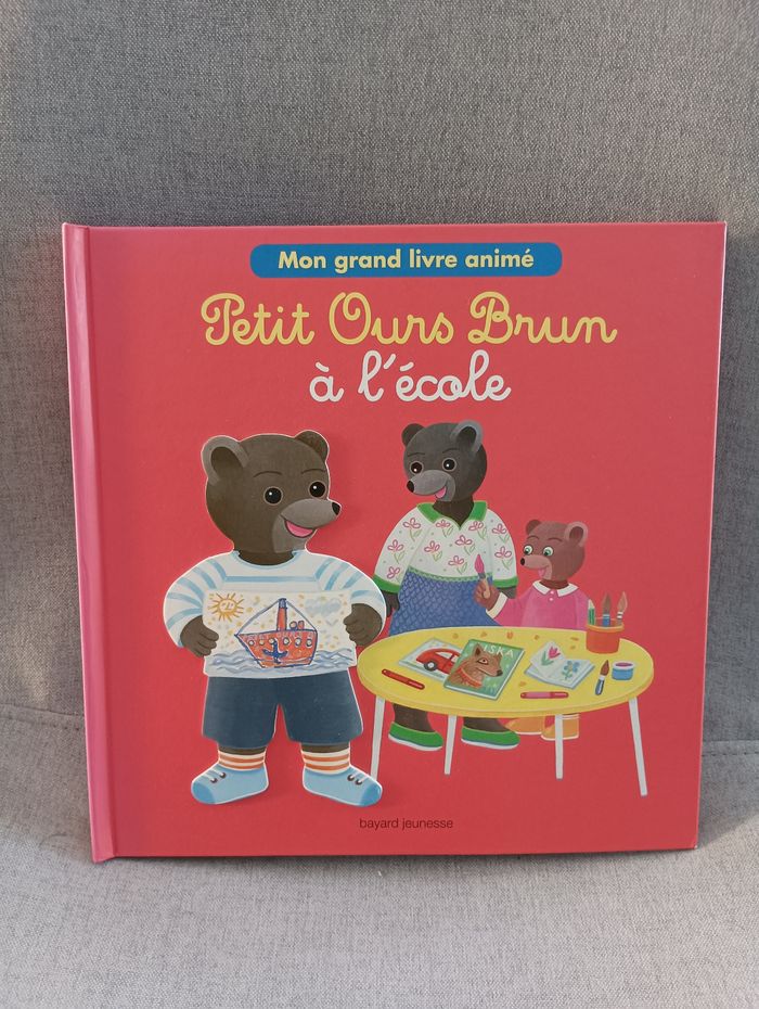 Grand Livre animé Petit ours brun a l'école