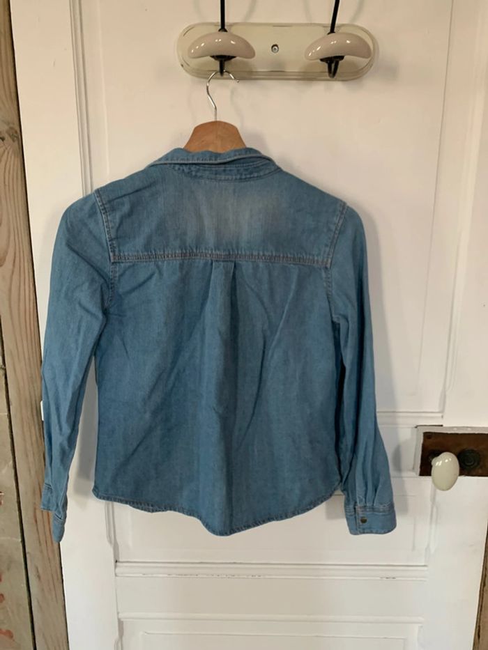 Chemise en jean tape-à-l’œil - photo numéro 5