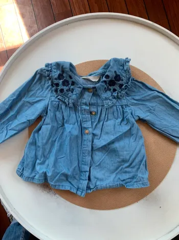 Blouse en jean avec grand col