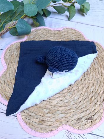 Doudou baleine personnalisé