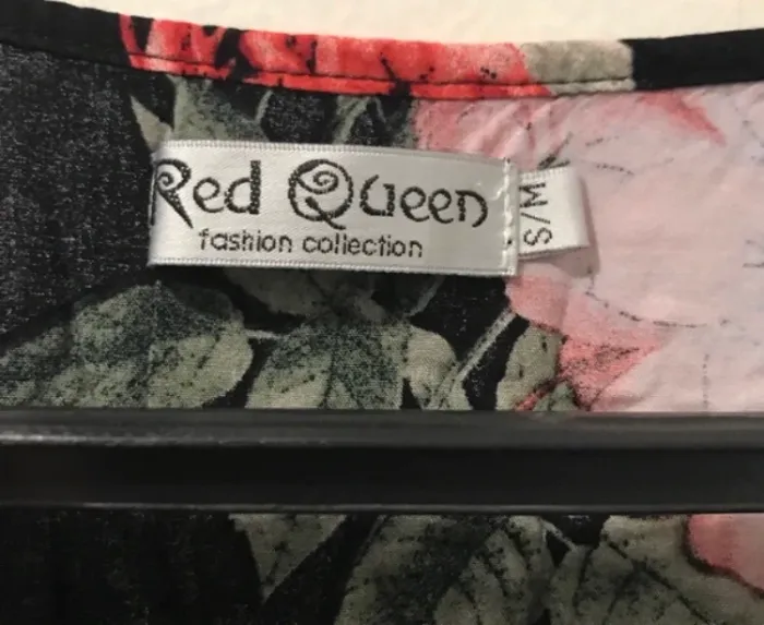 Robe 👗 longue red Queen Sans manches fleuris noir et rouge - photo numéro 3
