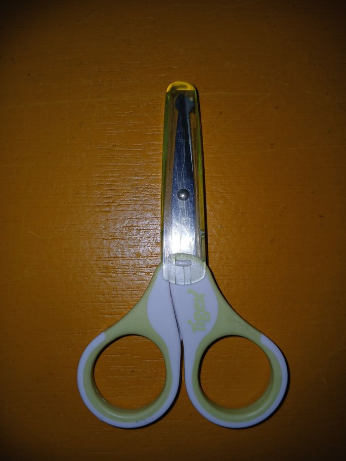 Ciseaux pour ongles des bébés