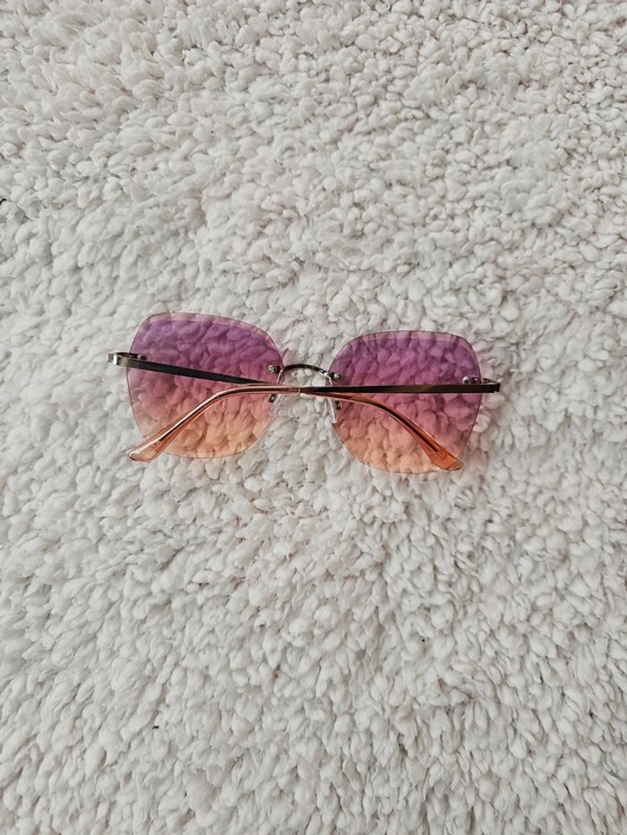Lunette de soleil - photo numéro 2