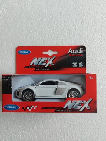 Audi  r8  v10 2016  blanche