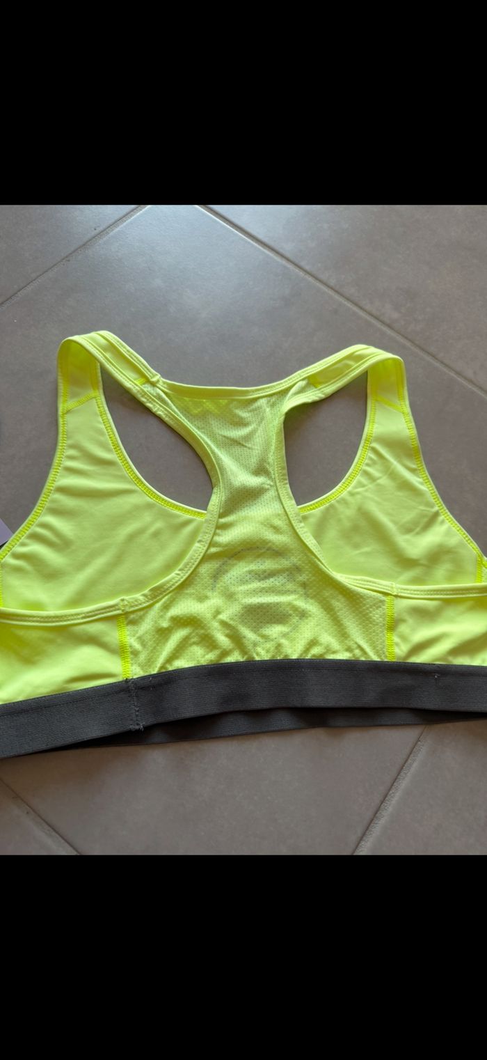 Brassière de sport femme Taille 44/46 - photo numéro 9