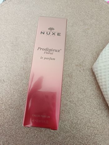 Parfum nuxe neuf 