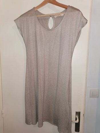 Robe beige taille 42