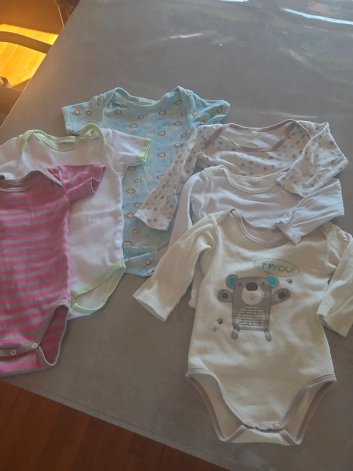 Lot de 6 Bodies 12 mois - photo numéro 2