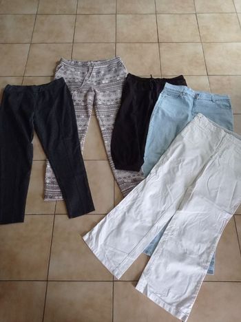 Lot de 5 pantalons T. 42 (Undiz, Esprit)