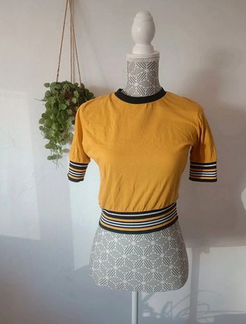 🌸 Top court Jaune taille S