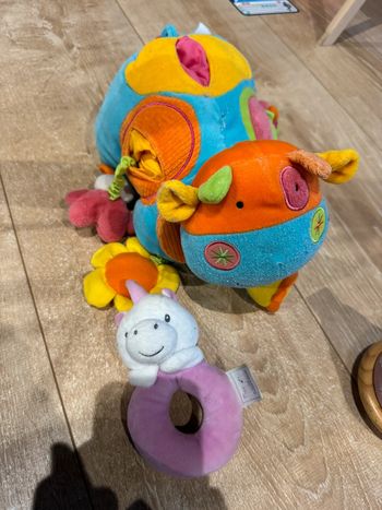 Jouet d’eveil hochet peluche