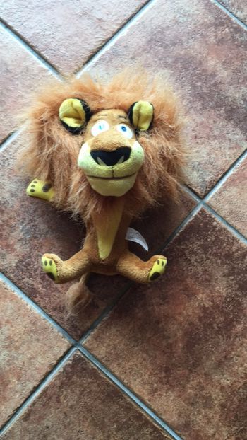 Peluche le roi lion