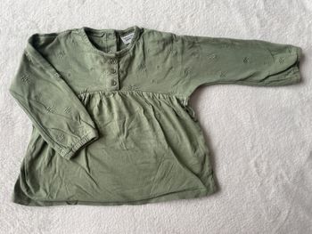 Pull kaki fille 24 mois Tape à l'œil – Très bon état – Petit défaut