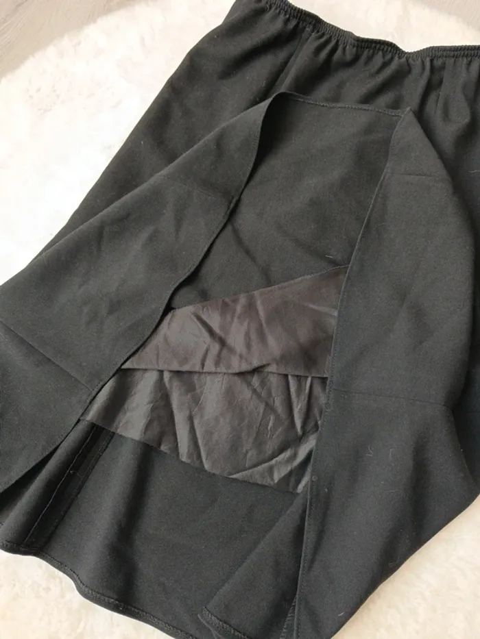 Jupe noire élastiquée taille 42 (midi, confortable) - photo numéro 3