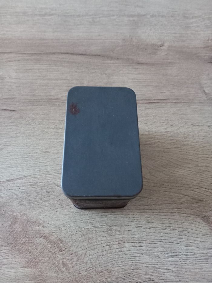 Boite ancienne en métal. - photo numéro 5