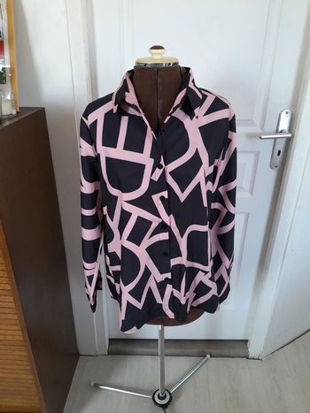 Beau chemisier imprimé style graphique