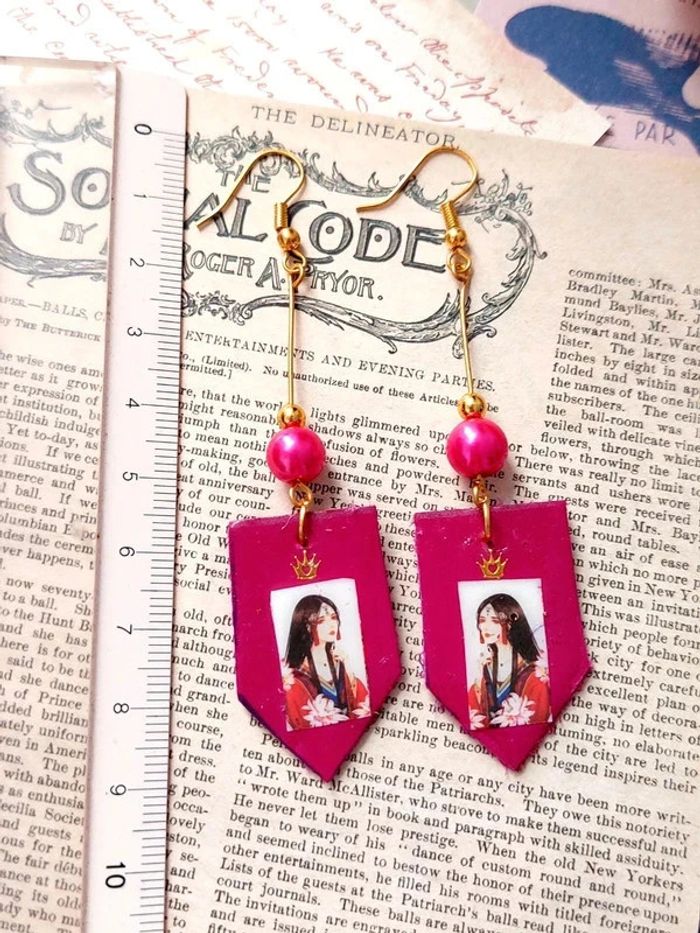 Magnifique paire de boucles d'oreilles pendantes, image portrait femme japonaise - photo numéro 4