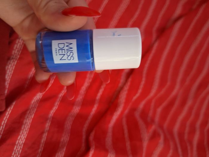 Vernis bleu