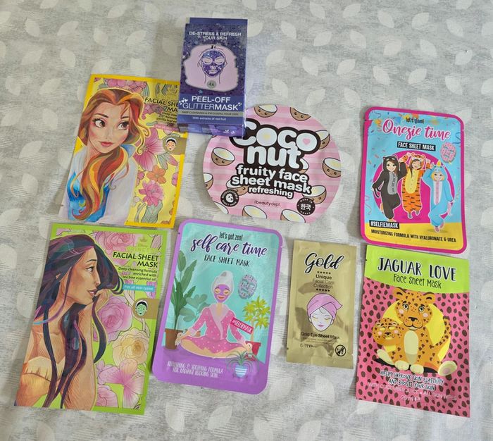 Lot de 8 masques visage en tissu