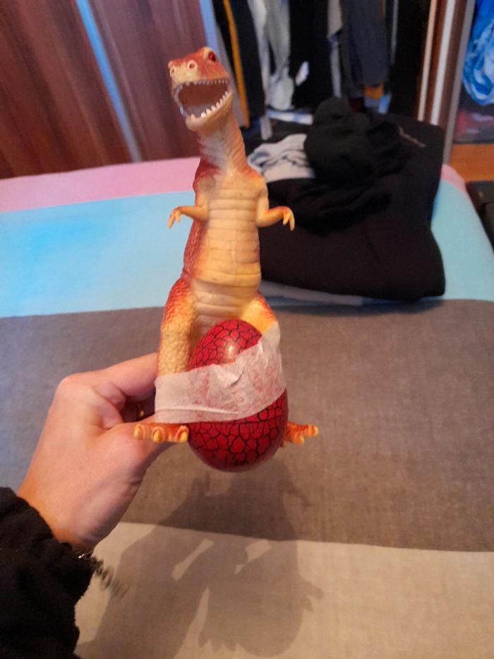 Dinosaure 🦕 et son œuf - photo numéro 2