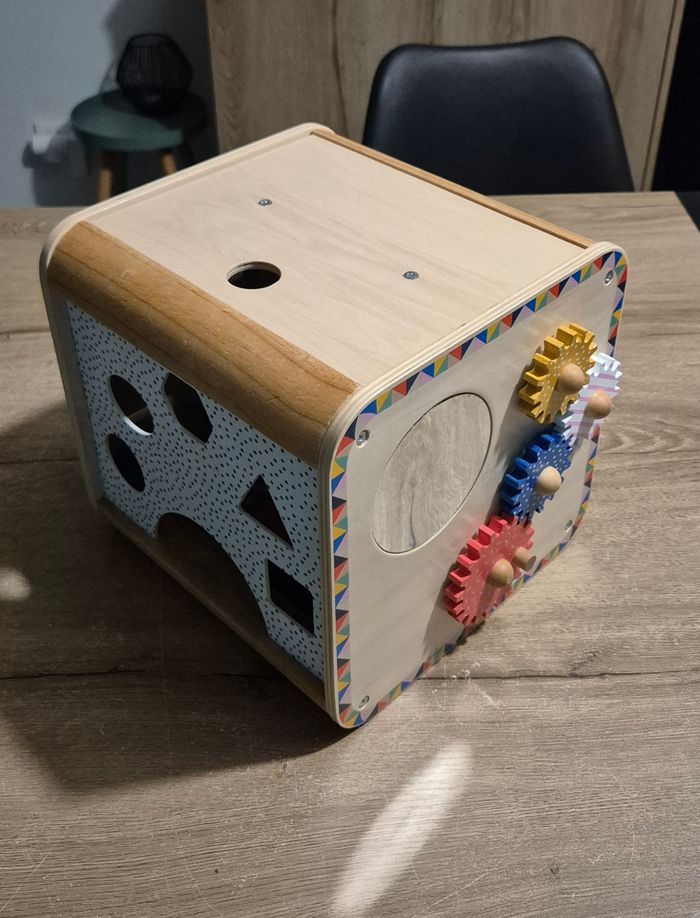 Grand cube d'activités en bois - photo numéro 10
