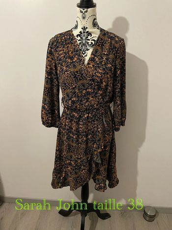 Robe manches longues col V volant bas bleu marine motifs beige orange Sarah John taille 38