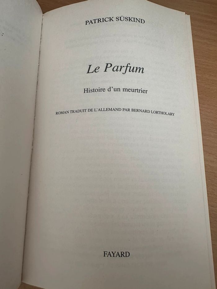 Livre le parfum Patrick suskind très bon état - photo numéro 3