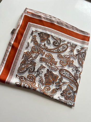 foulard carré motif paisley soie 20 %