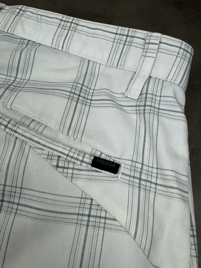 Short chino Volcom à carreaux Blanc et bleu Taille 36 - photo numéro 5