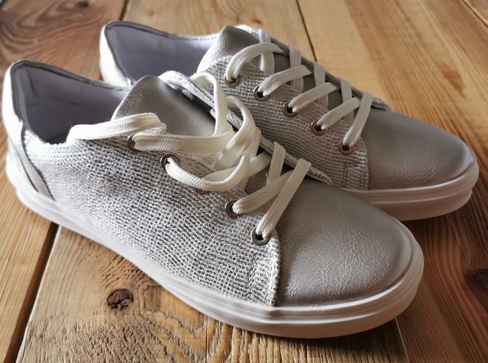 Baskets taille 36 argentées - photo numéro 2