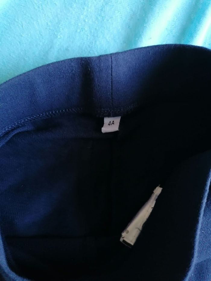Pantalon bleu marine 4 ans - photo numéro 2
