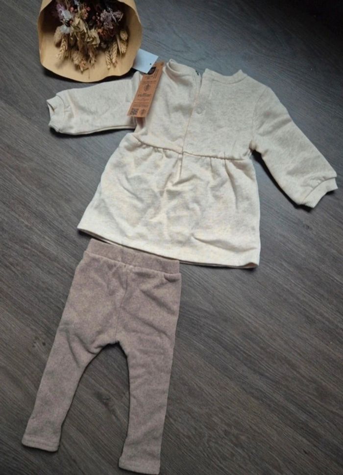Magnifique ensemble robe et legging chaud 6 mois neuf - photo numéro 6