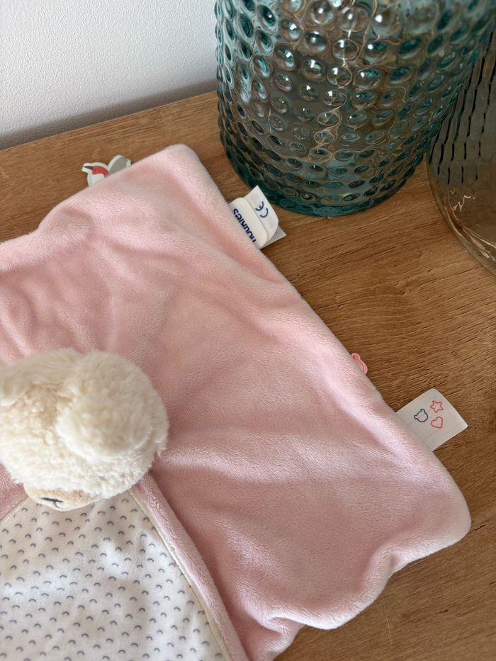 Doudou lama rose blanc Noukies - photo numéro 3