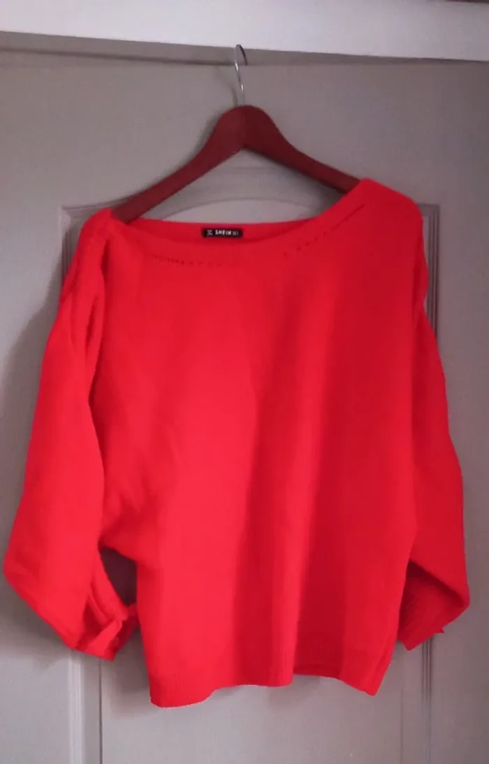 Pull rouge - photo numéro 2