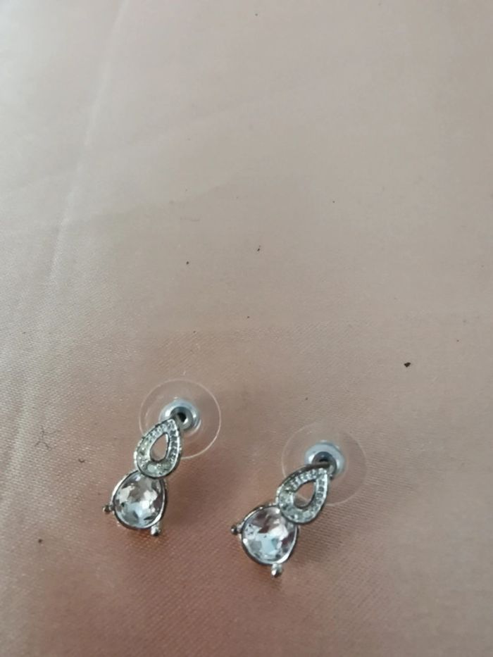 Boucles d'oreilles. Argentées. Zirconium. - photo numéro 2