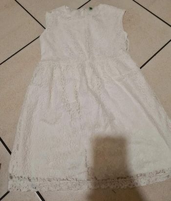 Robe en dentelle blanche 6 7 ans