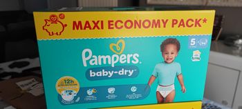 Couches Pampers 5