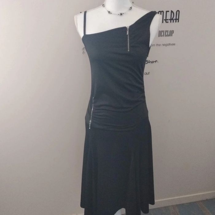 Robe de soirée mi longue chic one shoulder taille 42/44 - photo numéro 4