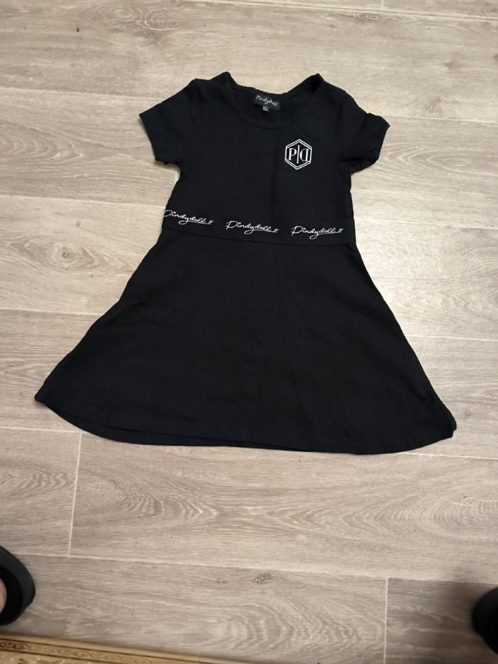Robe noire parfait état - photo numéro 2
