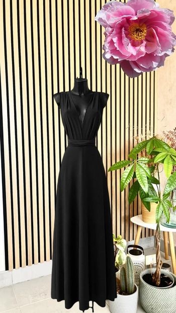 Superbe robe noire multi positions pour l’été dos nu pour soirées