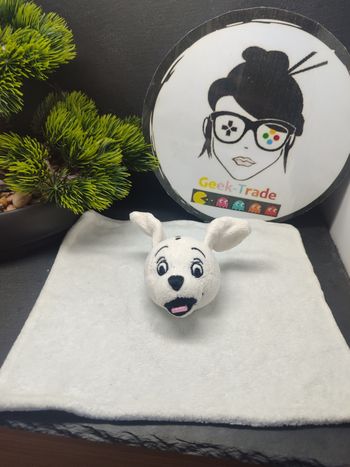 doudou peluche chien Dalmatien Disney nicotoy plat blanc noir langue Carrefour