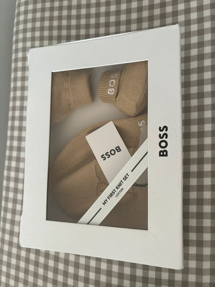 Coffret naissance 1 mois bébé garçon BOSS - photo numéro 11
