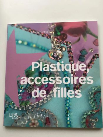 Livre Neuf : plastique accessoires de fille bijoux