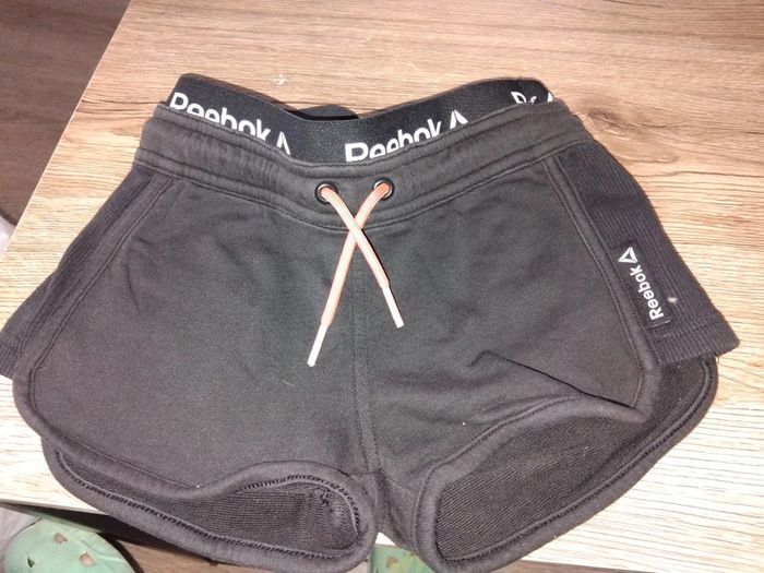 Short Reebok