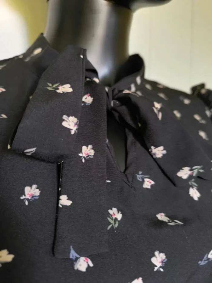 Robe noire fleurie 199 406 - photo numéro 3