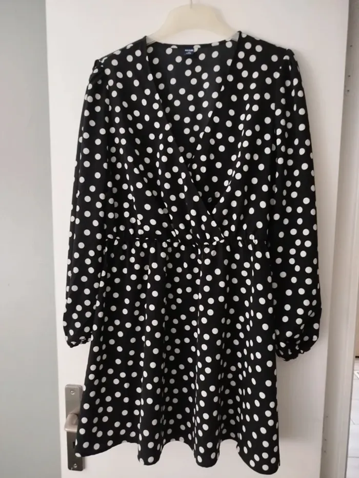 Robe noire a pois M